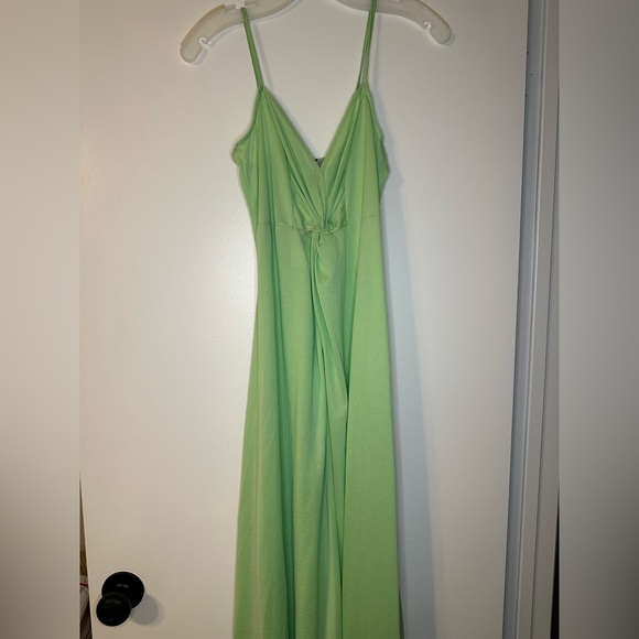 ASOS DESIGN Petite twist front cami maxi dress in green Women’s 00 Small - Picture 3 of 8